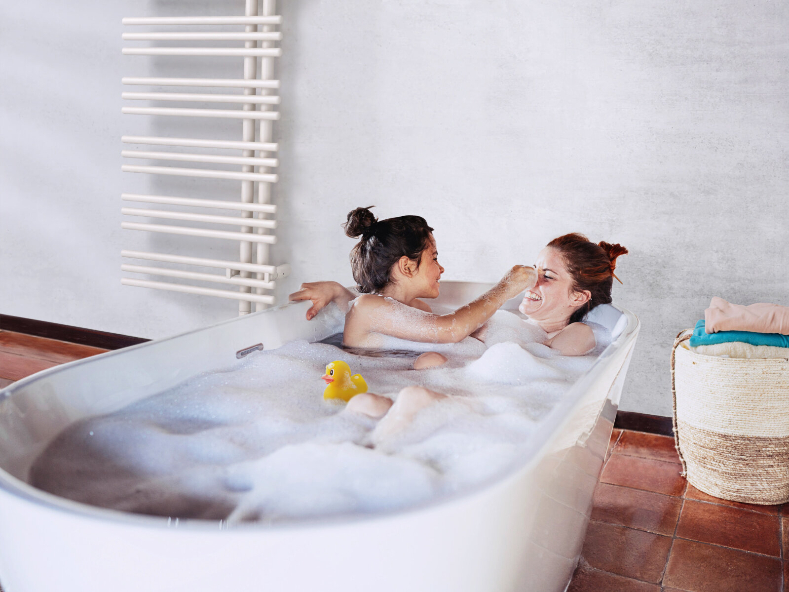 woman with daughter, bathroom,bathtube, retouching, Yucca