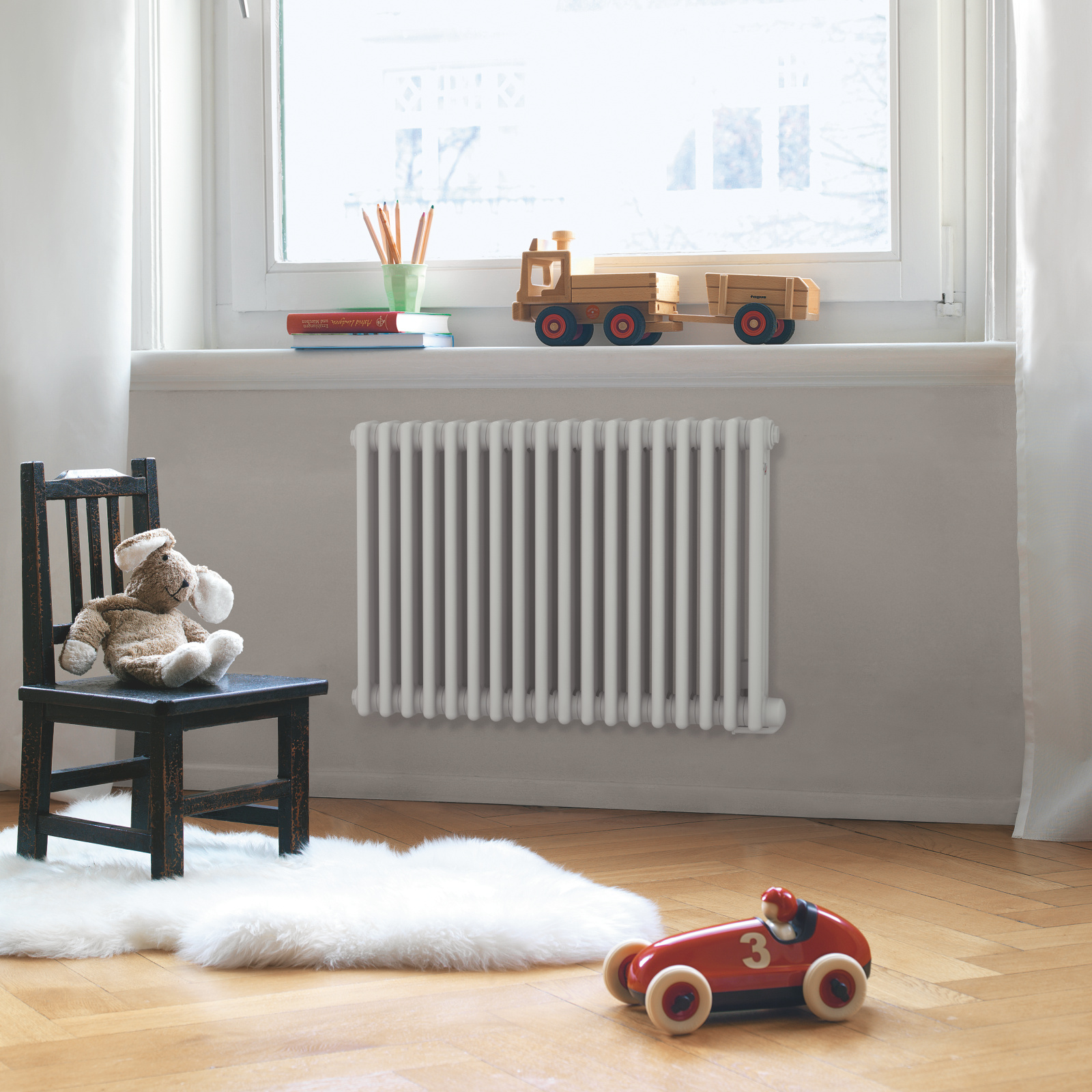 Zehnder_RAD_Charleston-EL_living_traffic white_print+web Rendering Zehnder Charleston Electric Decorative radiator