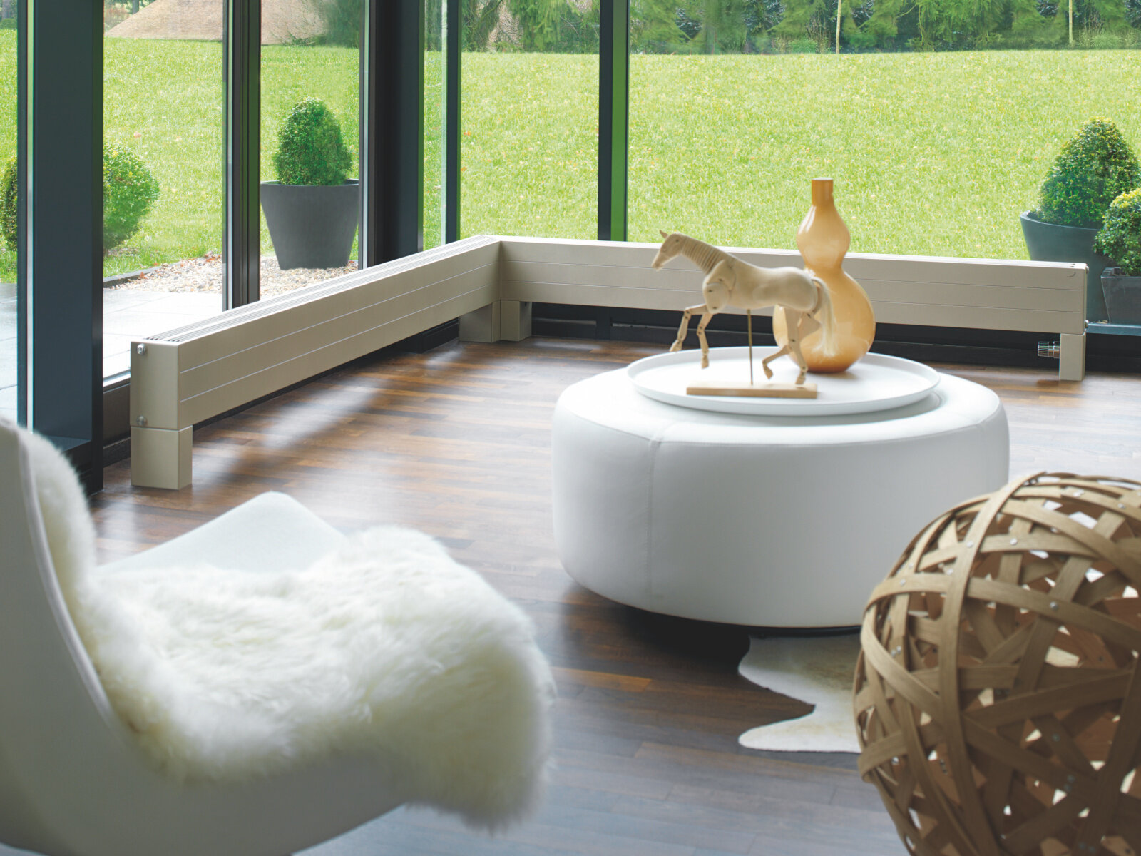 Rendering Zehnder Radiavector Decorative radiator Angled view