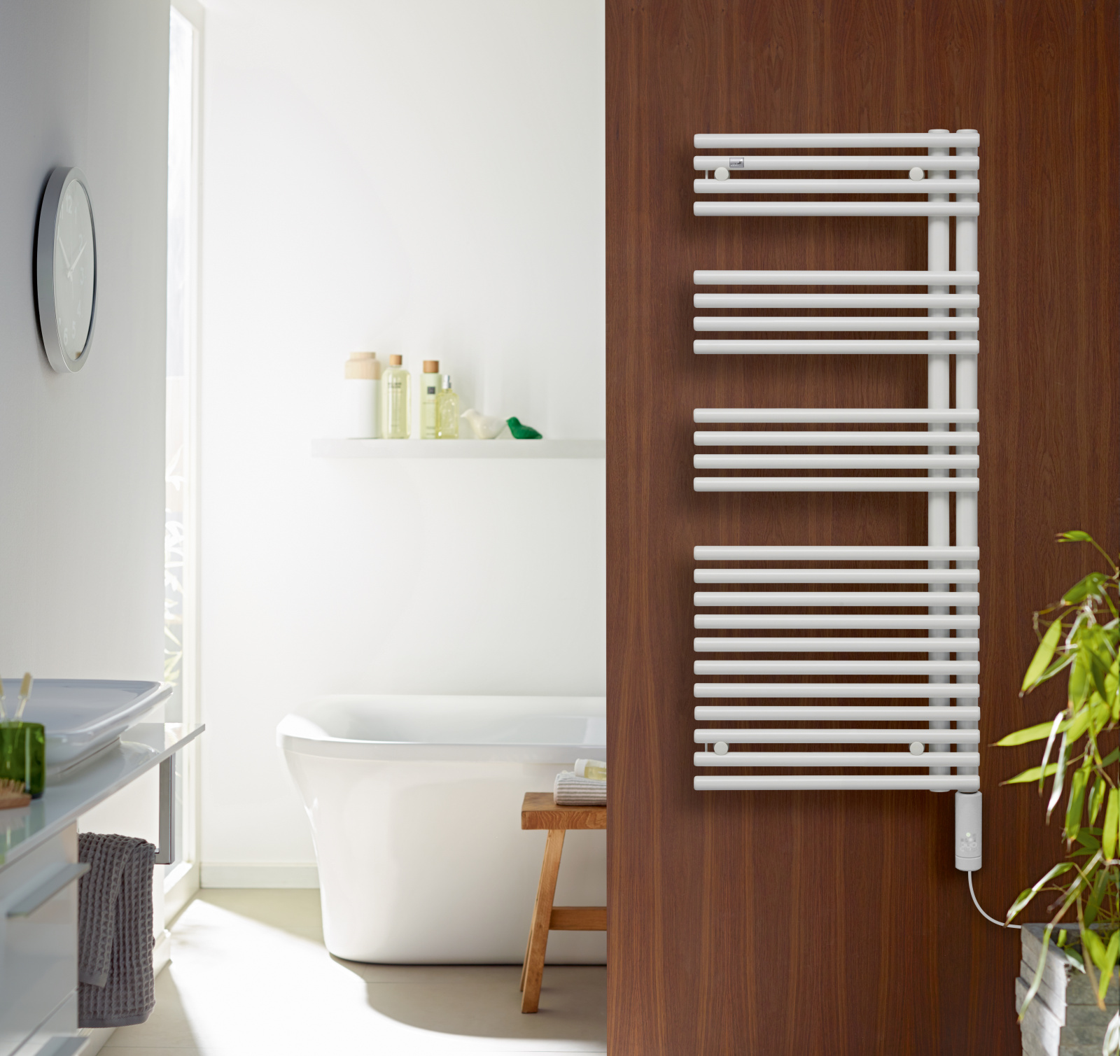 Zehnder_RAD_Forma-Asym-EL_IHC_Bathroom