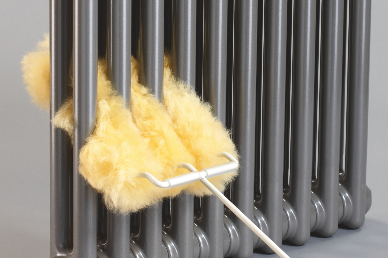 Zehnder_RAD_lambswool cleaning brush_cleaning_1,93z1 Focus Zehnder Charleston Decorative radiator Side view