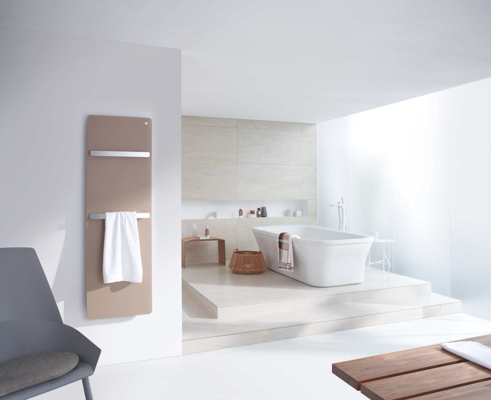 Zehnder_RAD_Vitalo-Bar_beige_towel white Rendering Zehnder Vitalo Bar Decorative radiator Front view