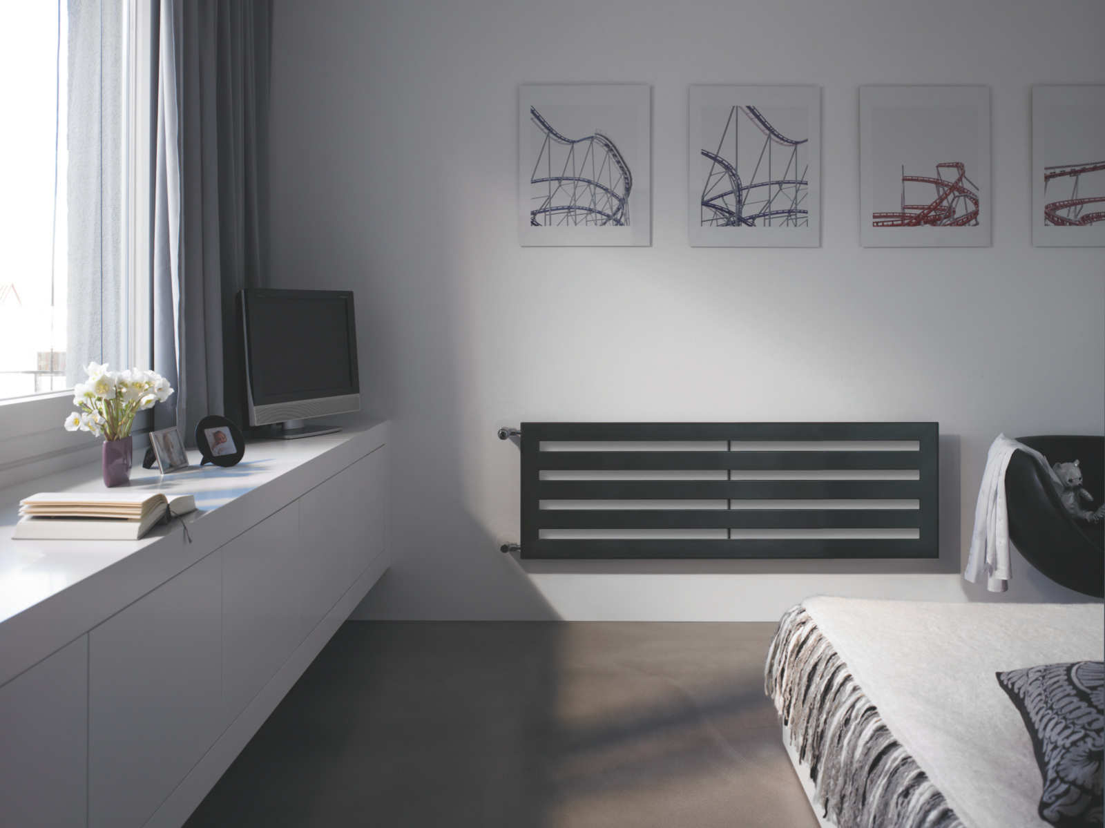 Zehnder_RAD_Metropolitan-HY_bedroom Rendering Zehnder Metropolitan Decorative radiator Front view