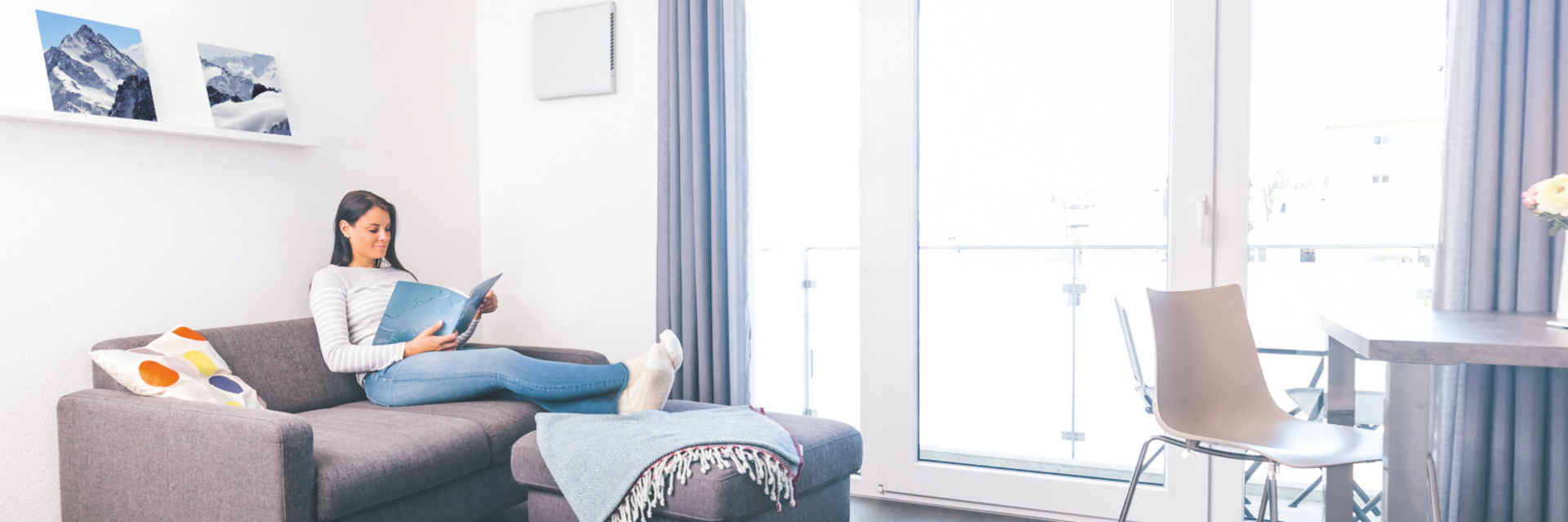 ComfoSpot50, CS50, decentral units, student, couch