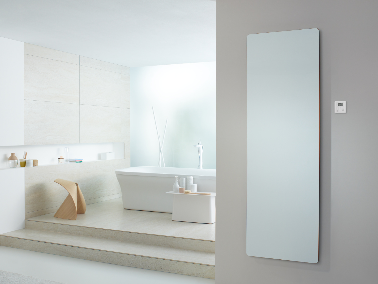 Rendering Zehnder Vitalo Bar Decorative radiator Angled view